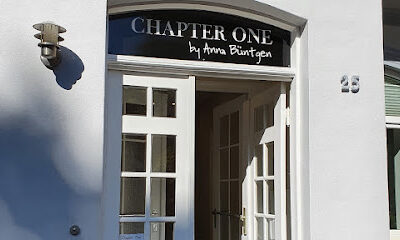 Chapter One by Anna Büntgen Friseurdienstleistungen