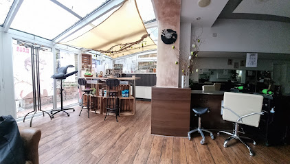 Friseursalon Haarscharf u. Hautnah