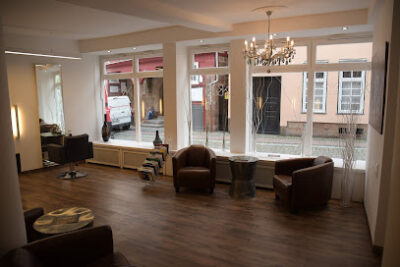 KAYA & Die Friseure