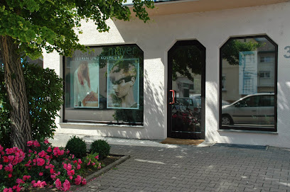 Susanne Mayer Frisuren und Kosmetik