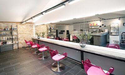 VIRGINIE BOLLINGER HAIR & BEAUTY