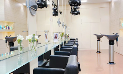 em Friseursalon - im BREUNINGERLAND Ludwigsburg
