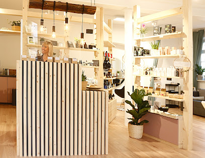 florinaconcept (hair & concept store)